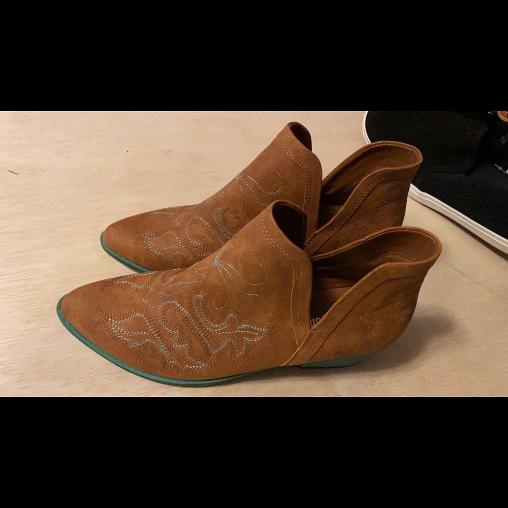 Women’s shoes